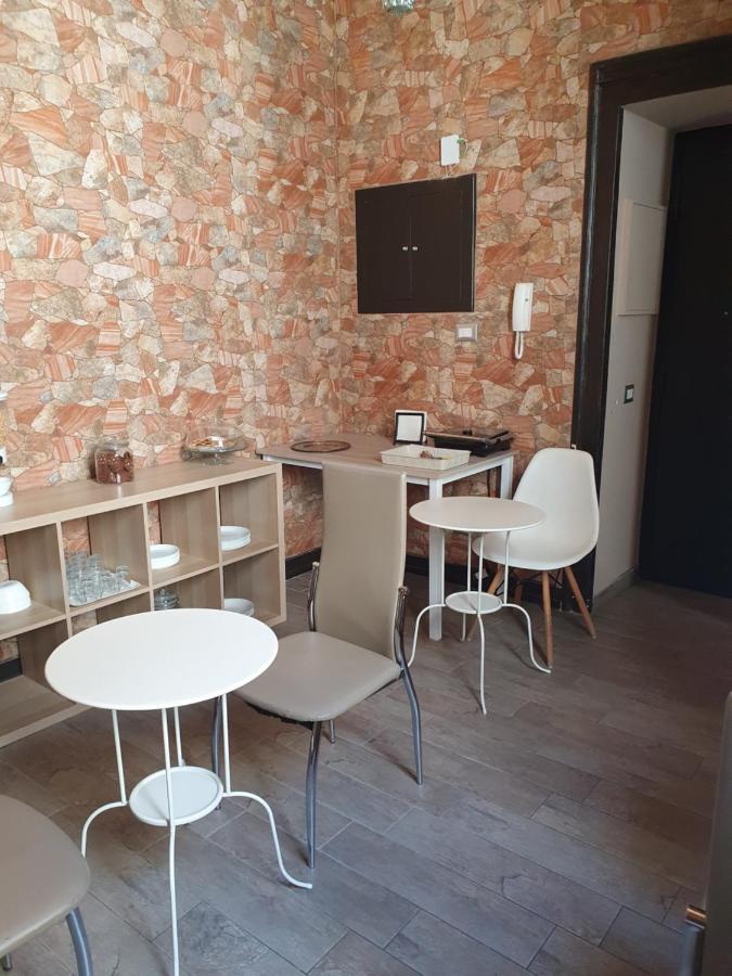 Emyjo Central B&B Neapol Zewnętrze zdjęcie