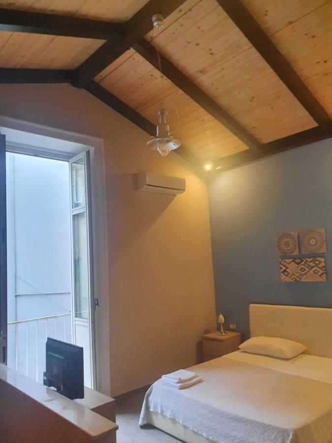Emyjo Central B&B Neapol Zewnętrze zdjęcie
