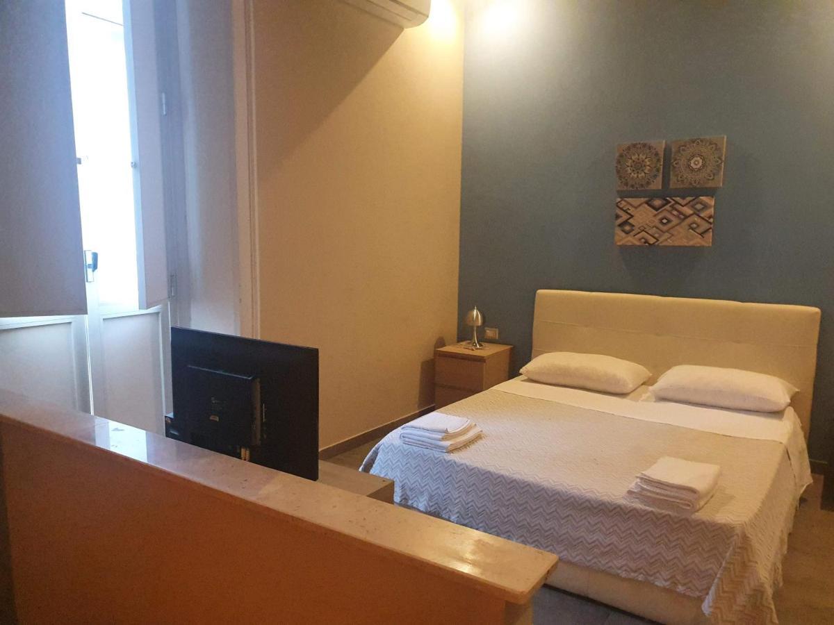 Emyjo Central B&B Neapol Zewnętrze zdjęcie