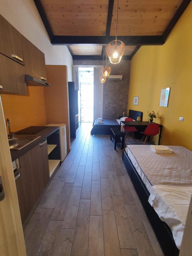 Emyjo Central B&B Neapol Zewnętrze zdjęcie