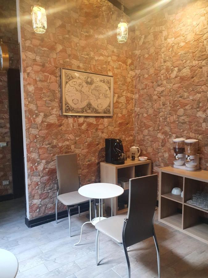 Emyjo Central B&B Neapol Zewnętrze zdjęcie